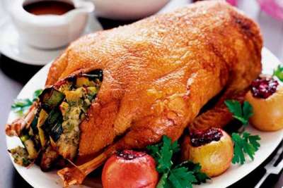 Гусь запеченный в духовке — рецепт приготовления в фольге, рукаве, с яблоками , видео Гусь запеченный в духовке — рецепт приготовления в фольге, рукаве, с яблоками , видео